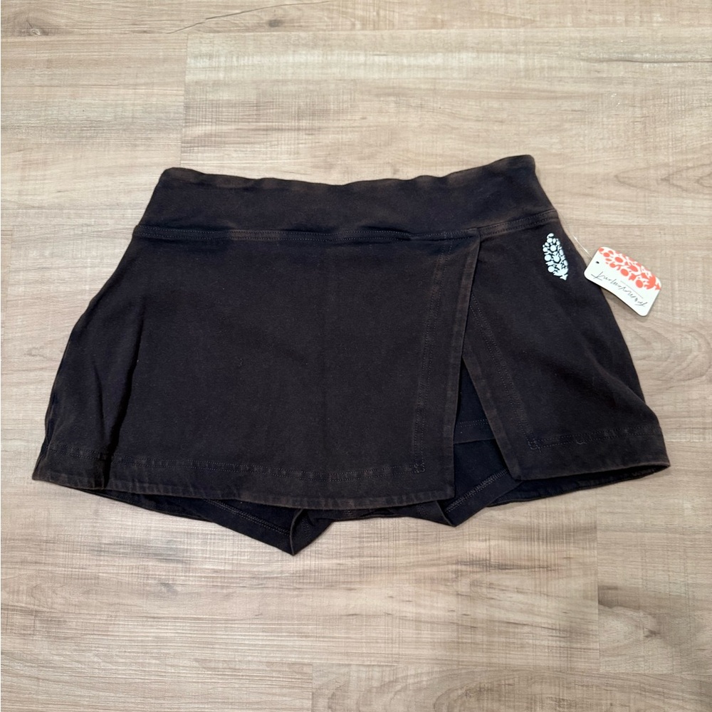 Free people skort, NWT! Cross listed on Mercari bc my prices are lower!